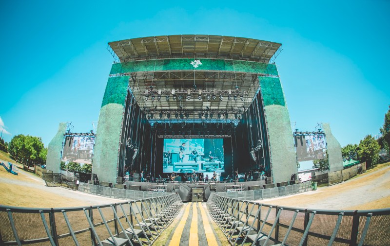 F0F01033-4AFF-436E-AC5E-23D6DA08F892